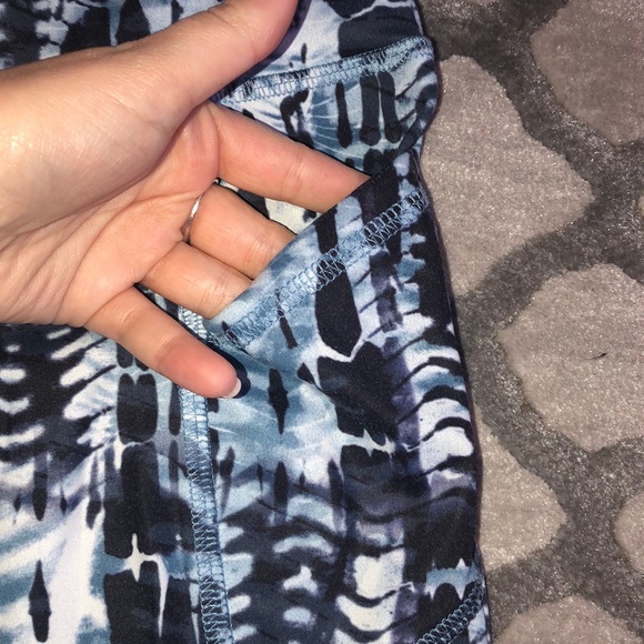 Cropped Printed Leggings - Picture 6 of 12